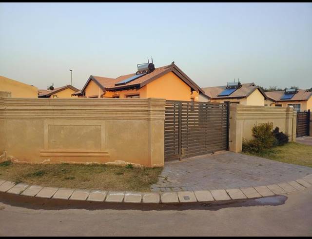 2 BEDROOM HOUSE FOR SALE IN WILFORDON
